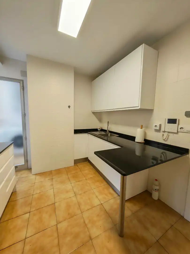 Küche von Wohnung zur Miete in Sur