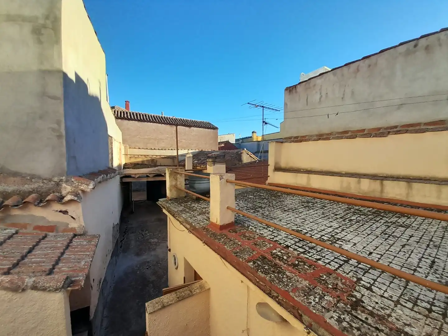 Exterior view of Detached homes for sale in Almodóvar del Campo  with Terrace and Storage room