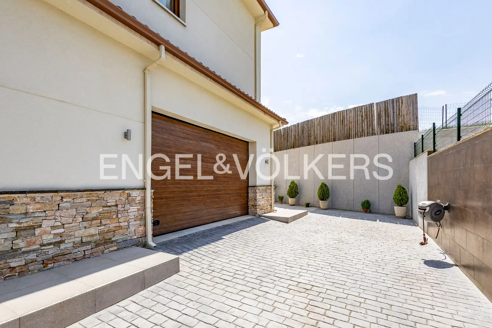 Exterior view of Houses for sale in Sant Sadurní d'Anoia  with Air Conditioner, Heating and Private garden