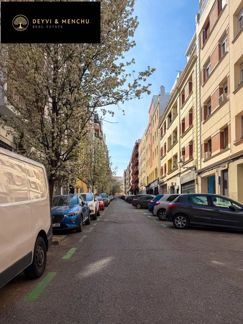 Vista exterior de Pis en venda en Madrid amb Aire condicionat, Calefacció i Moblat