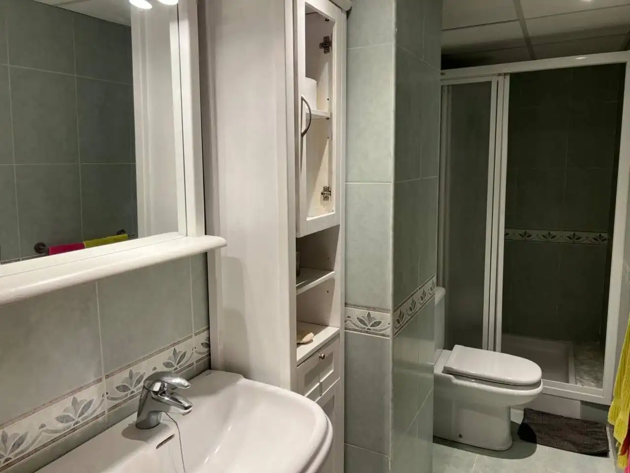 Baño de Piso de alquiler en Valencia con Aire acondicionado, Calefacción y Amueblado