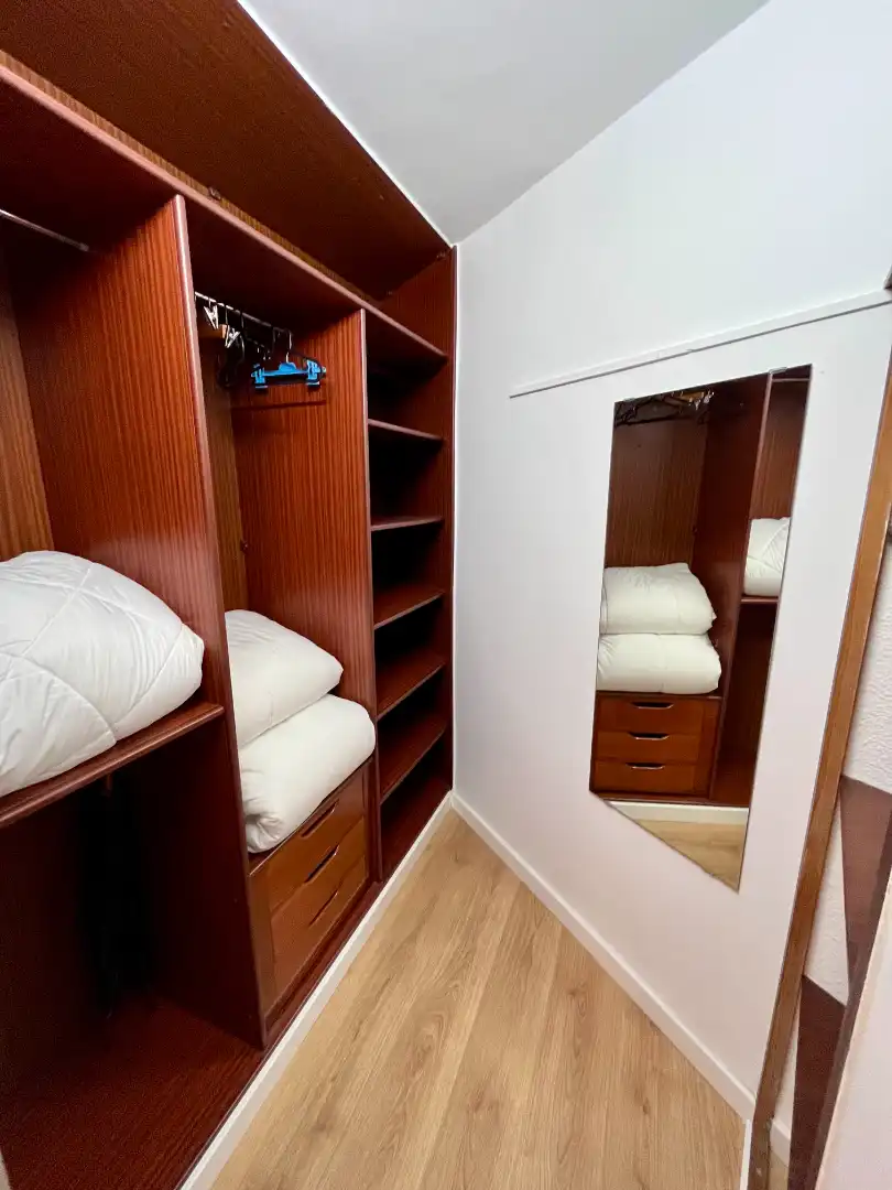 Schlafzimmer von Wohnung zur Miete in Valencia mit Klimaanlage, Heizung und Terrasse