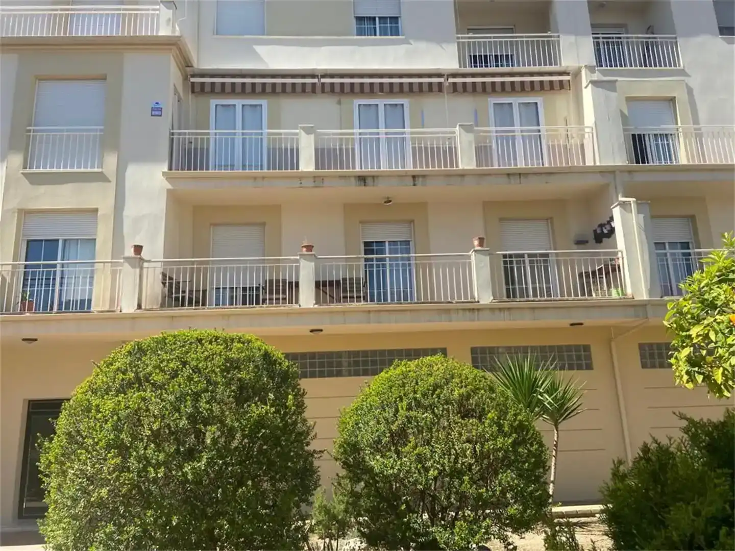 Vista exterior de Piso en venta en Baena con Aire acondicionado, Jardín privado y Trastero