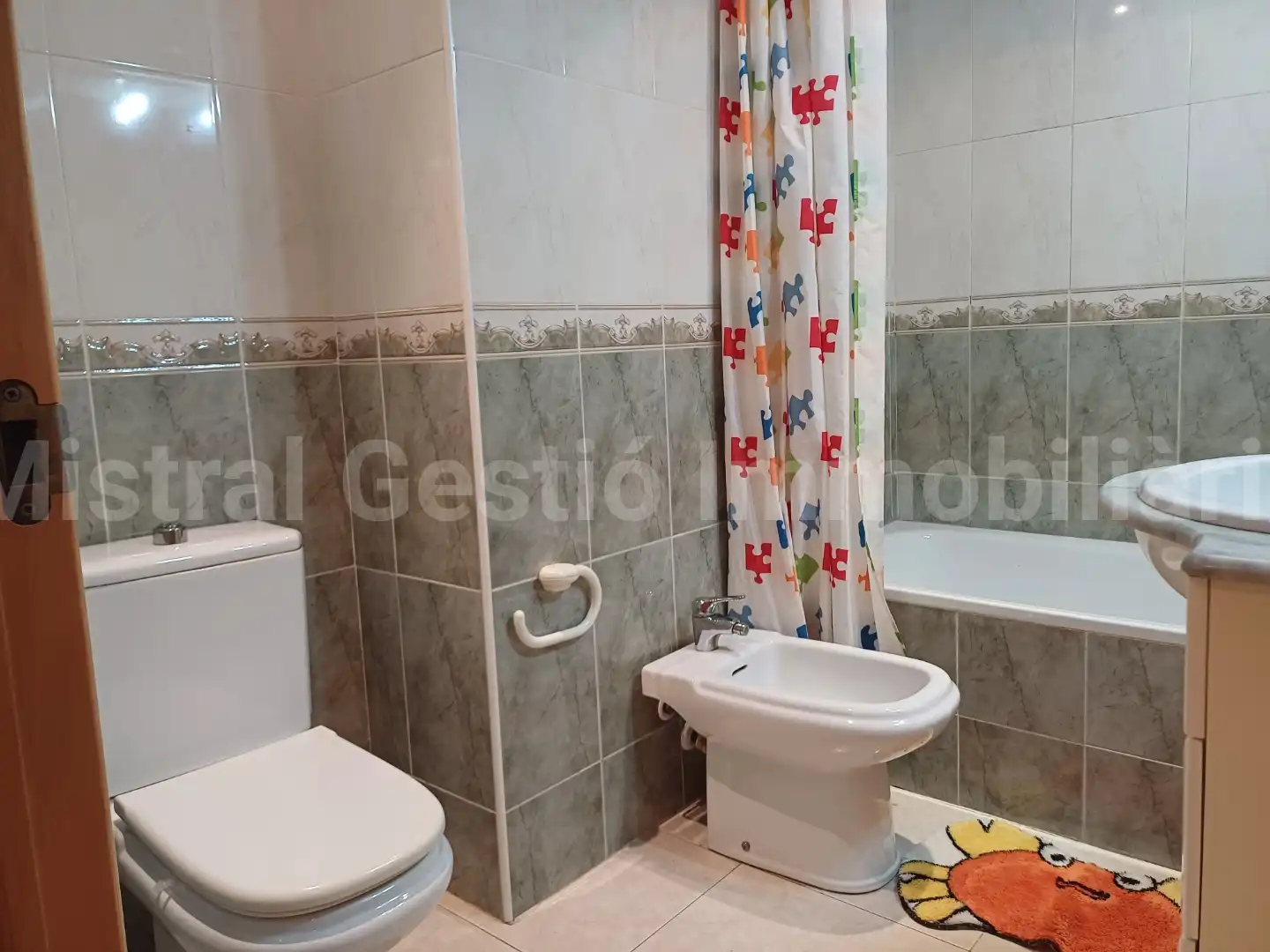 Badezimmer von Dachboden zum Verkauf in Calafell mit Klimaanlage, Terrasse und Abstellraum