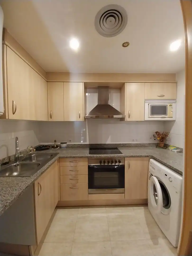 Cocina de Piso en venta en Girona con Aire acondicionado, Calefacción y Horno