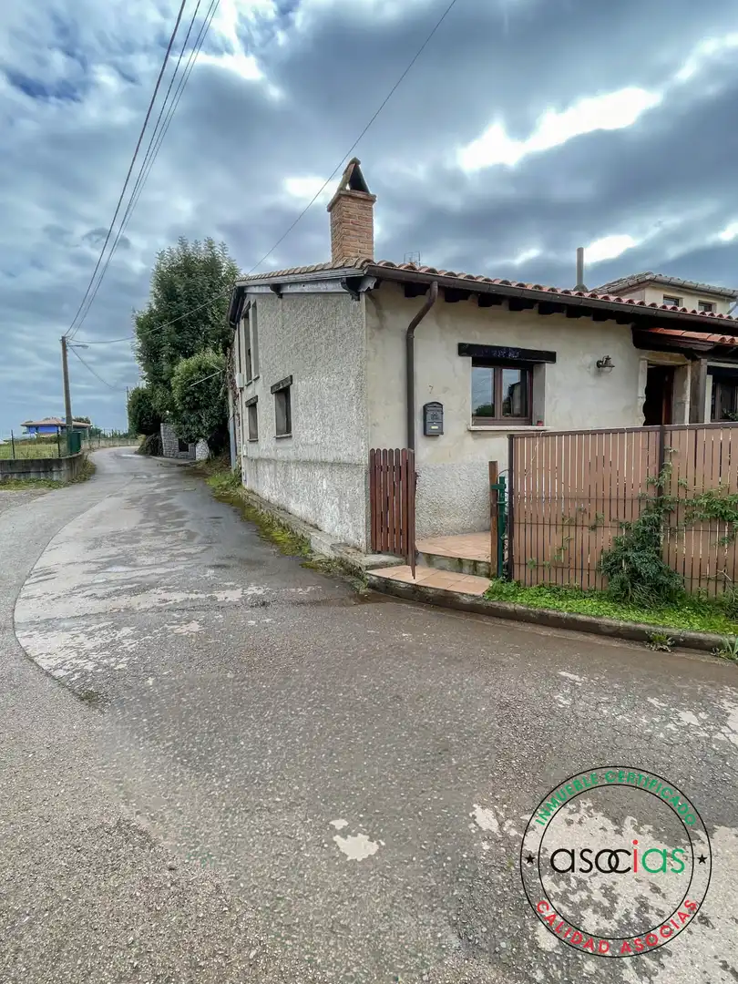 Vista exterior de Casa adosada en venda en Villaviciosa amb Calefacció i Jardí privat
