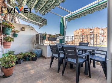 Àtic amb balcó en venda a Glorieta Santa María de la Cabeza