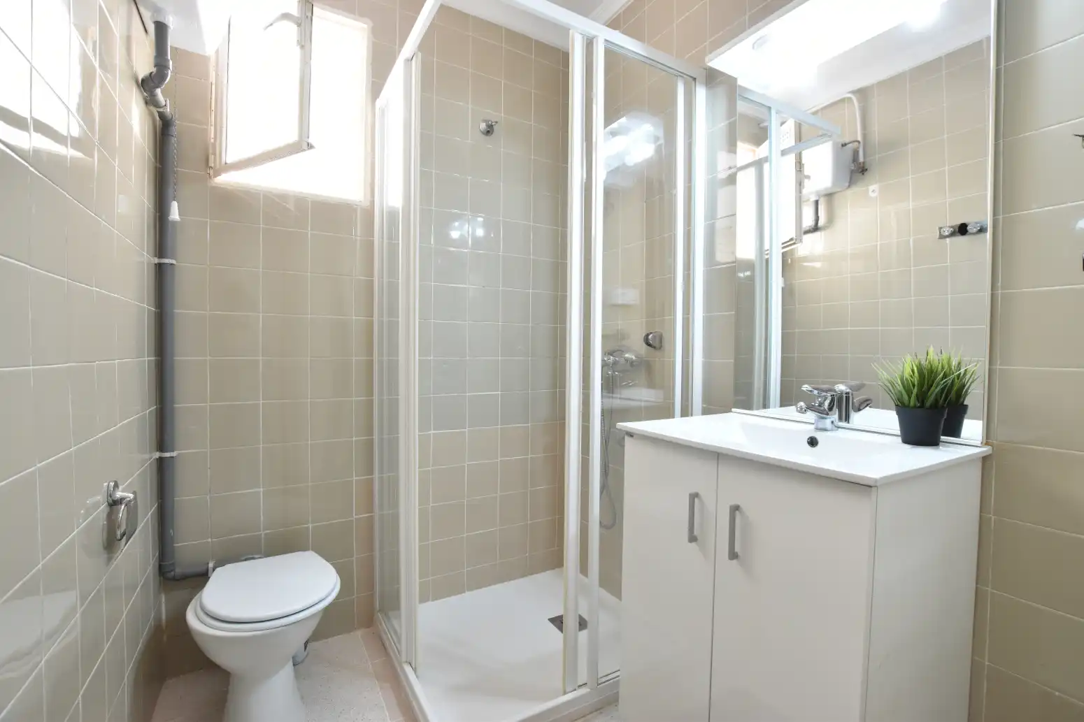 Baño de Piso en venta en Rafelbuñol / Rafelbunyol con Balcón