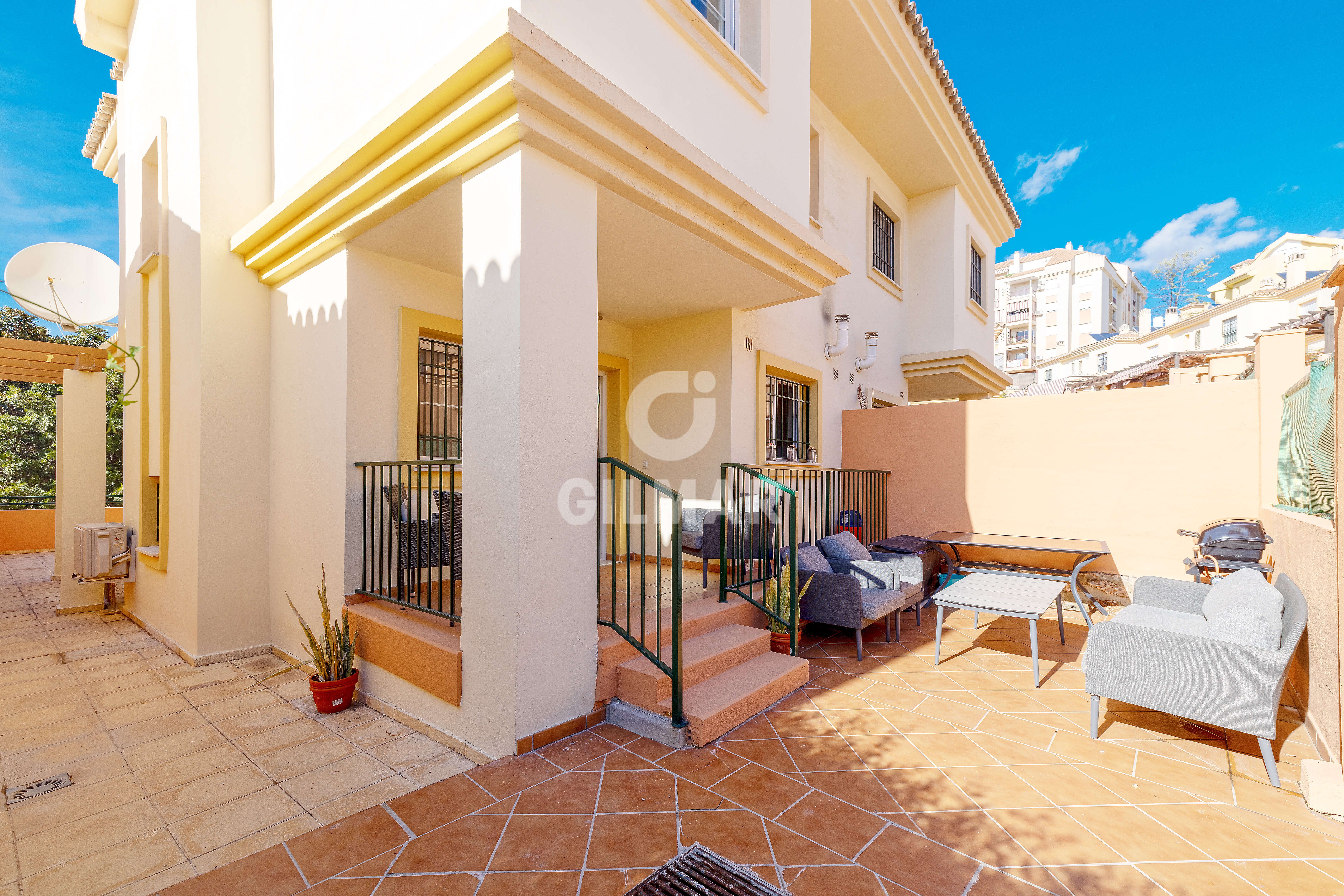 Vista exterior de Casa adosada en venta en Fuengirola con Calefacción