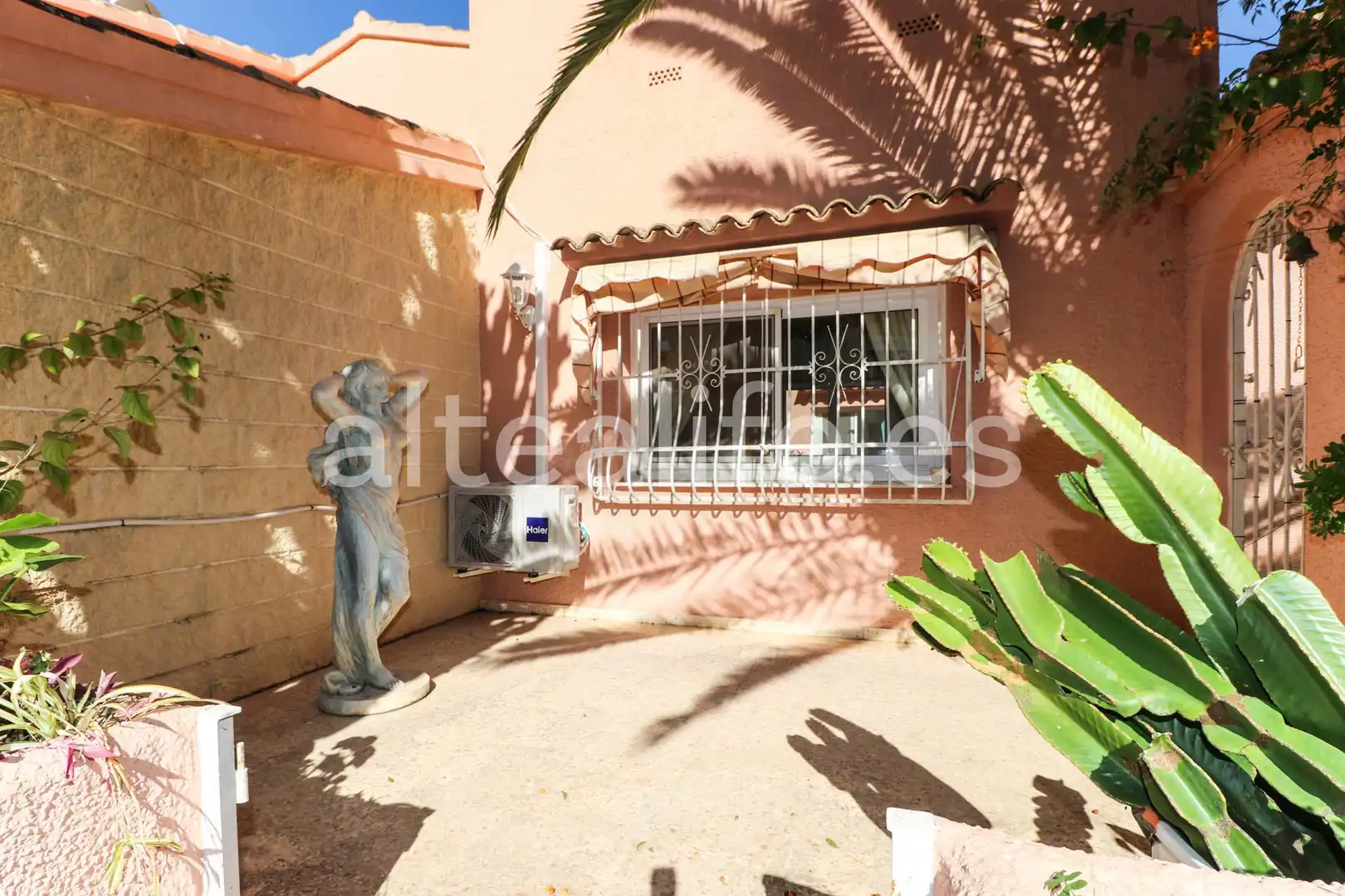 Exterior view of Houses for sale in L'Alfàs del Pi  with Air Conditioner, Heating and Private garden