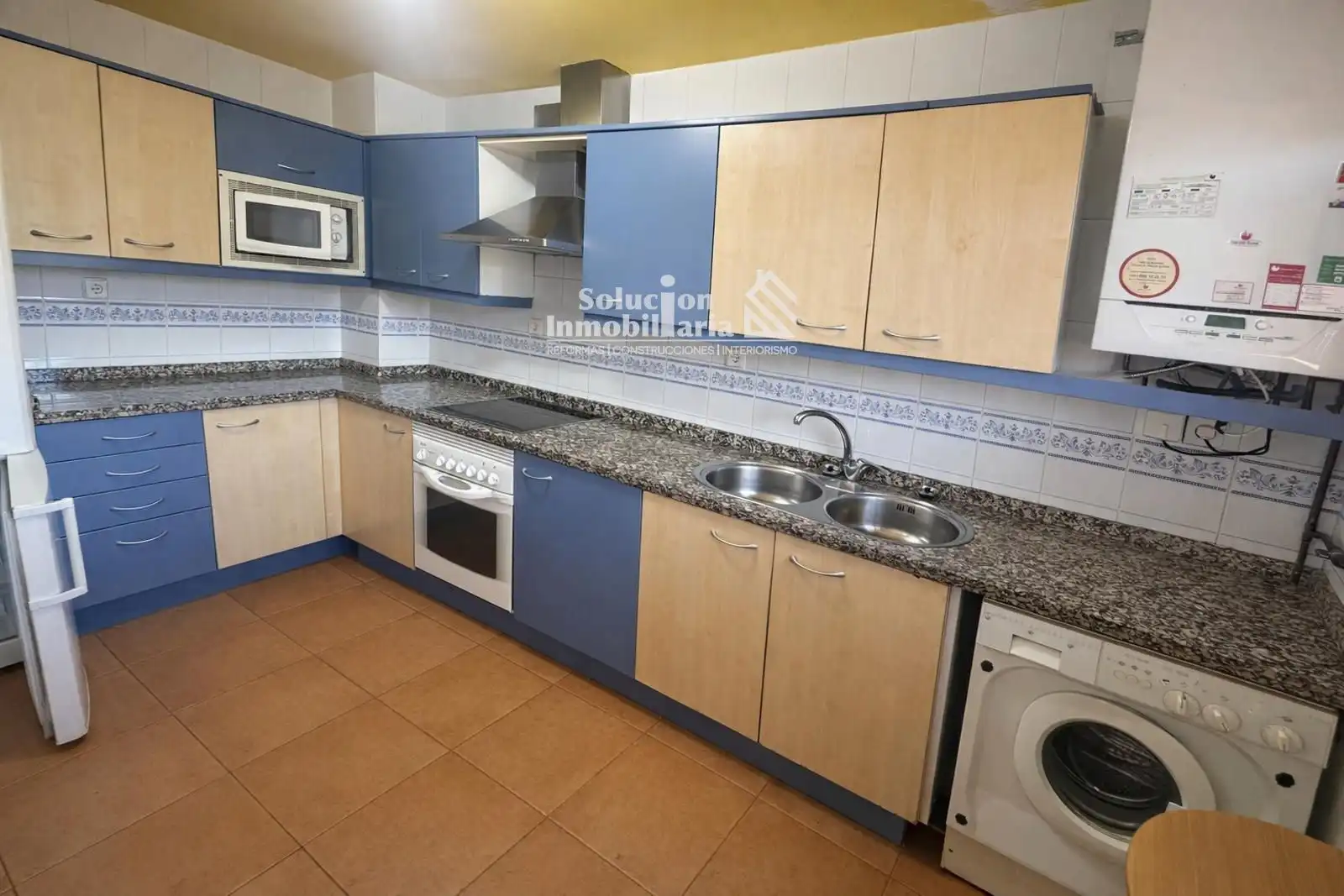 Cuina de Dúplex en venda en Salamanca amb Calefacció, Terrassa i Piscina
