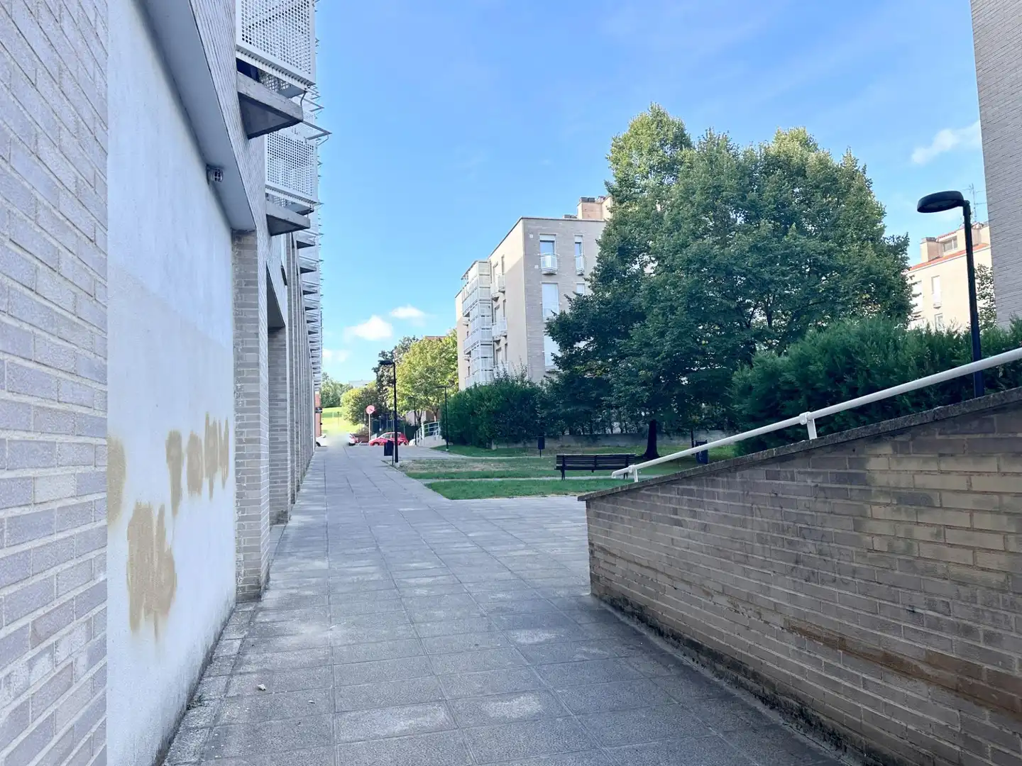 Außenansicht von Geschaftsraum zur Miete in  Pamplona / Iruña