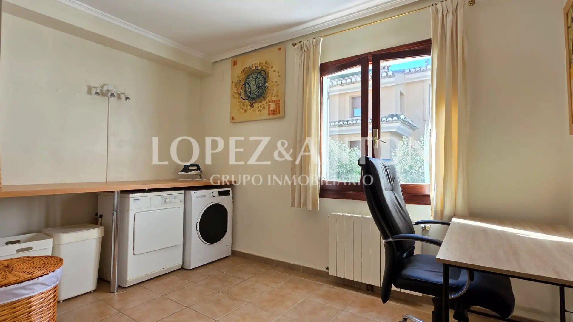 Houses for sale in L'Eliana  with Air Conditioner, Heating and Private garden