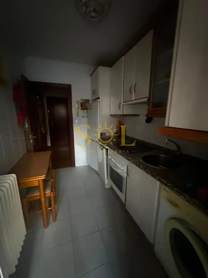 Cocina de Piso en venta en La Pola de Gordón  con Calefacción, Parquet y Amueblado