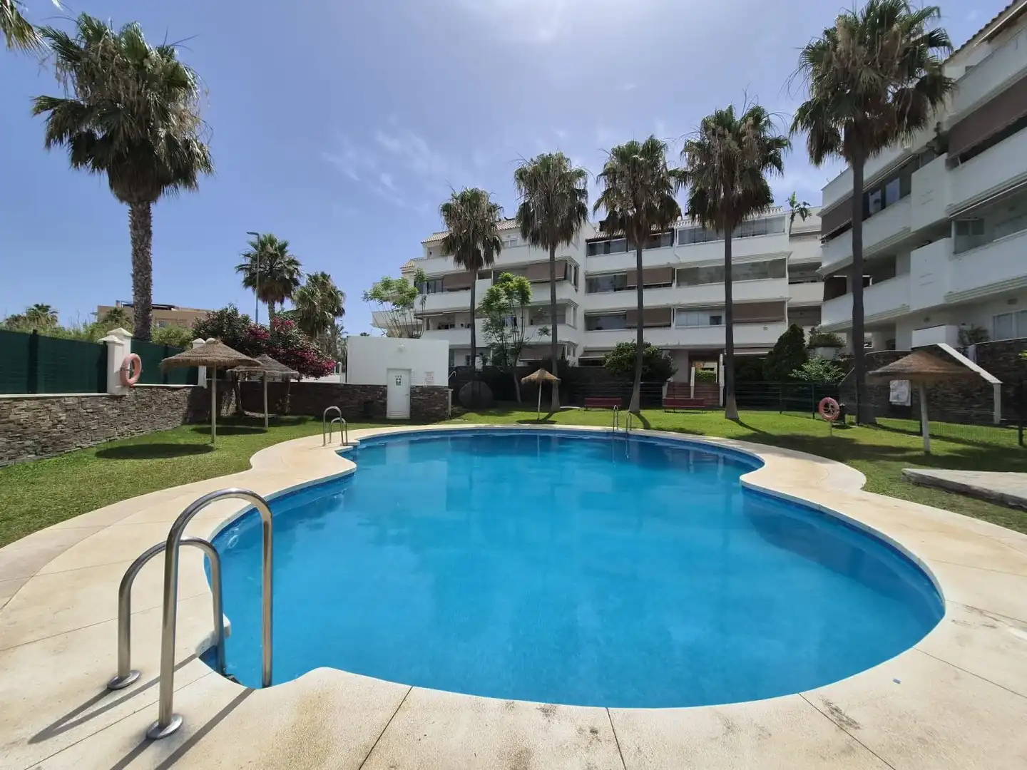 Swimming pool of Flat for sale in Torremolinos  with Air Conditioner, Heating and Terrace
