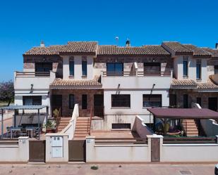 Vista exterior de Casa adosada en venda en Los Alcázares amb Aire condicionat, Terrassa i Moblat
