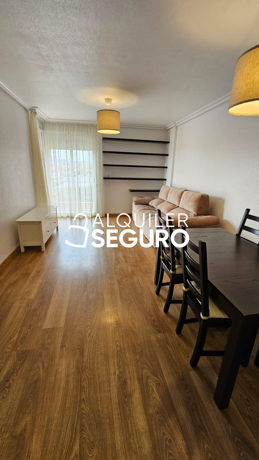 Sala d'estar de Pis de lloguer en  Murcia Capital amb Aire condicionat, Traster i Moblat