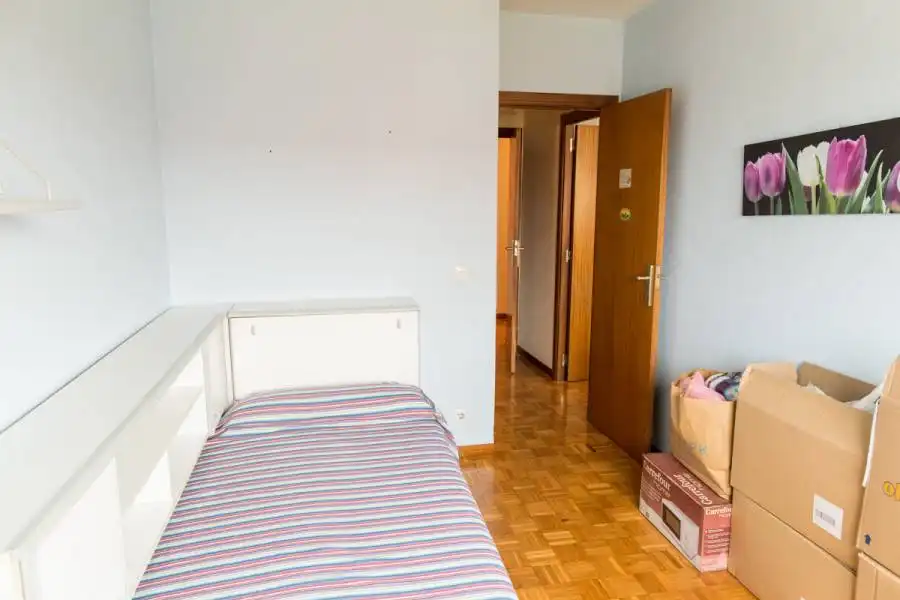 Habitación de Piso en venta en  Pamplona / Iruña con Calefacción, Parquet y Amueblado