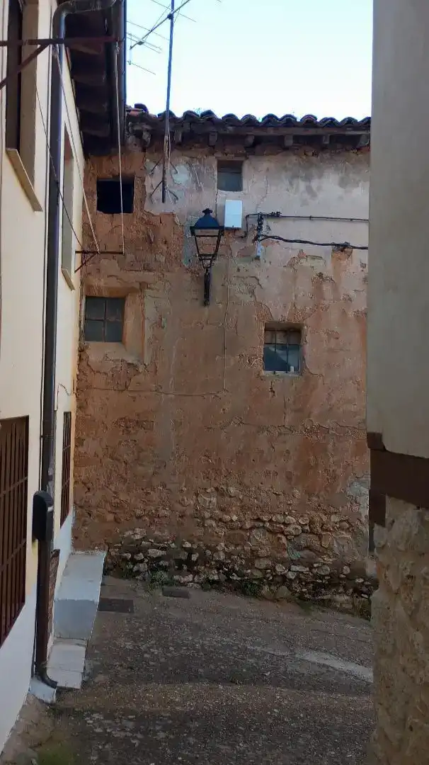 Vista exterior de Casa adosada en venda en Covarrubias