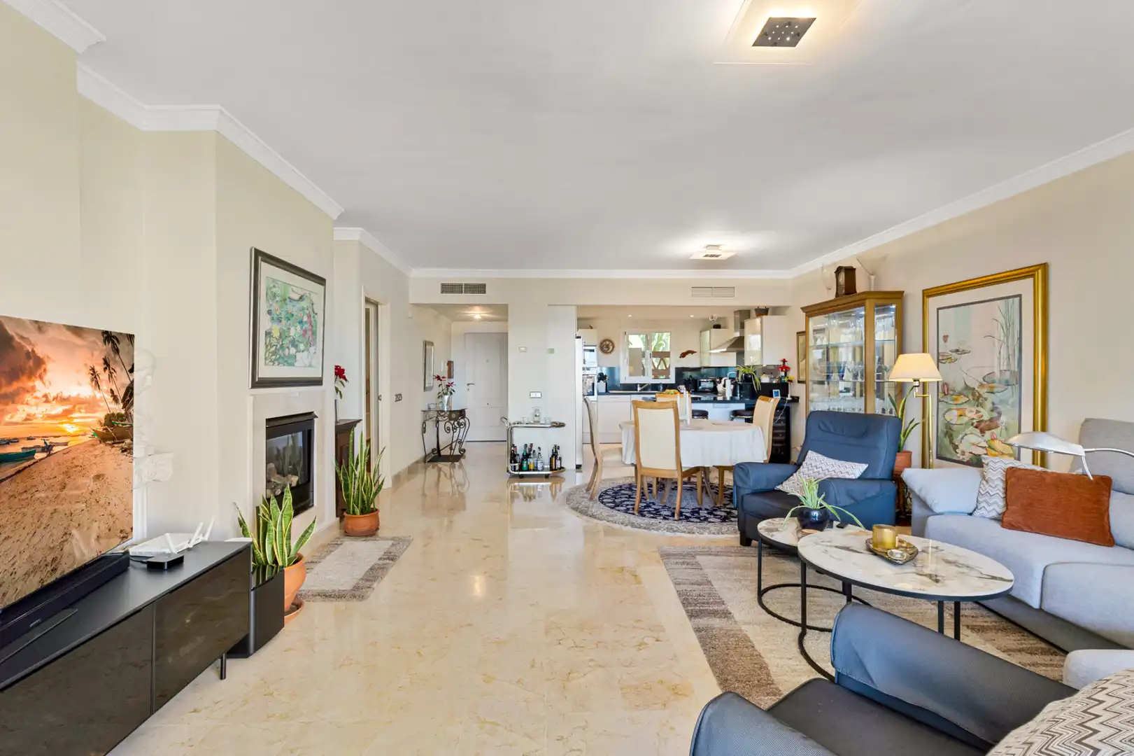 Wohnzimmer von Dachboden zum Verkauf in Estepona mit Klimaanlage, Heizung und Terrasse
