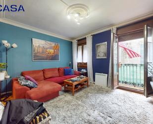 Sala d'estar de Pis en venda en Bilbao  amb Calefacció, Traster i Balcó