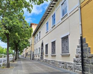 Exterior view of Planta baja for sale in  Pamplona / Iruña