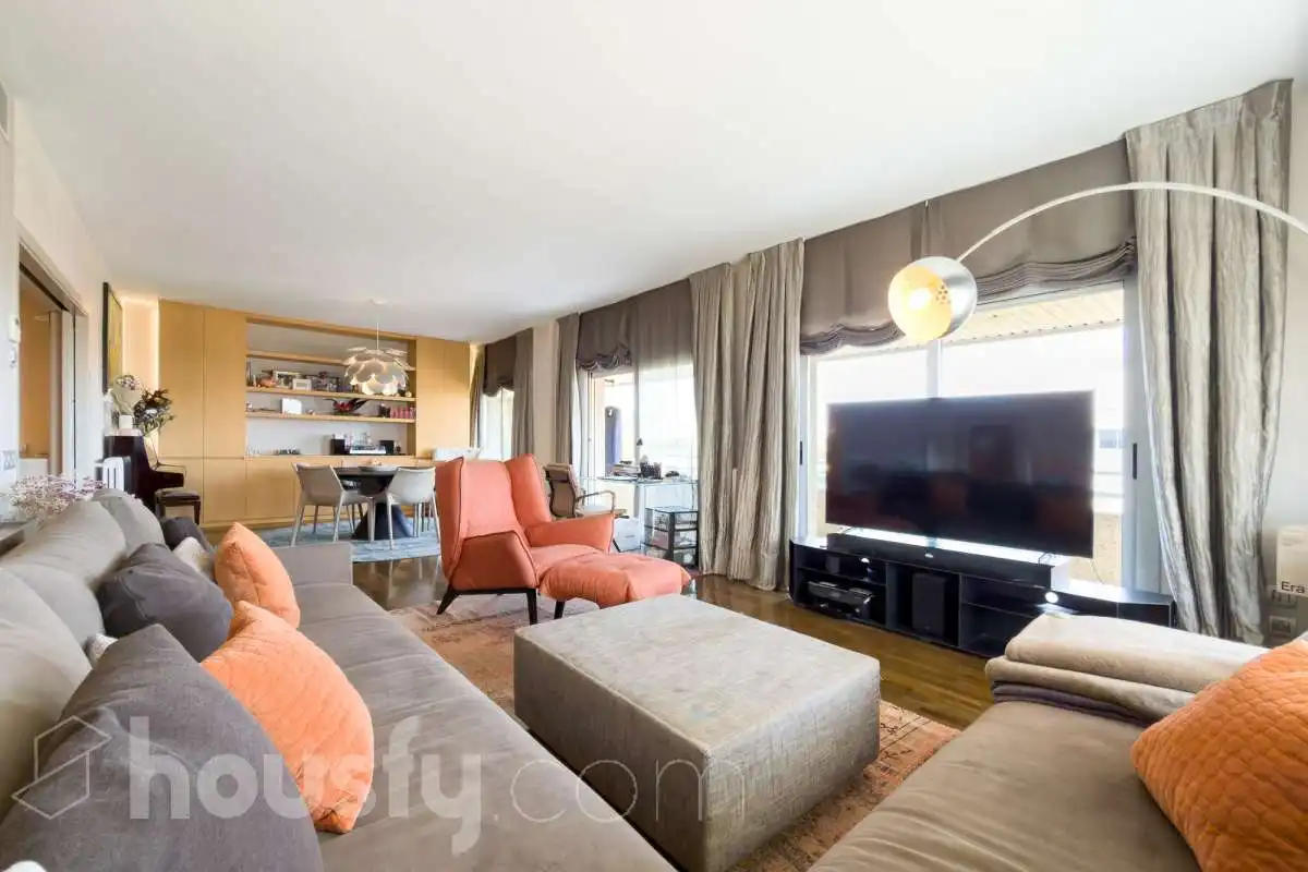 Sala de estar de Piso en venta en Barcelona con Aire acondicionado, Calefacción y Jardín privado