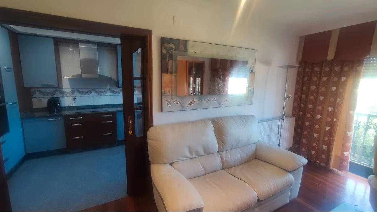 Sala de estar de Piso en venta en Ourense Capital  con Calefacción, Parquet y Amueblado