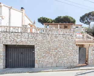 Vista exterior de Casa o xalet en venda en Sant Boi de Llobregat amb Aire condicionat, Calefacció i Terrassa