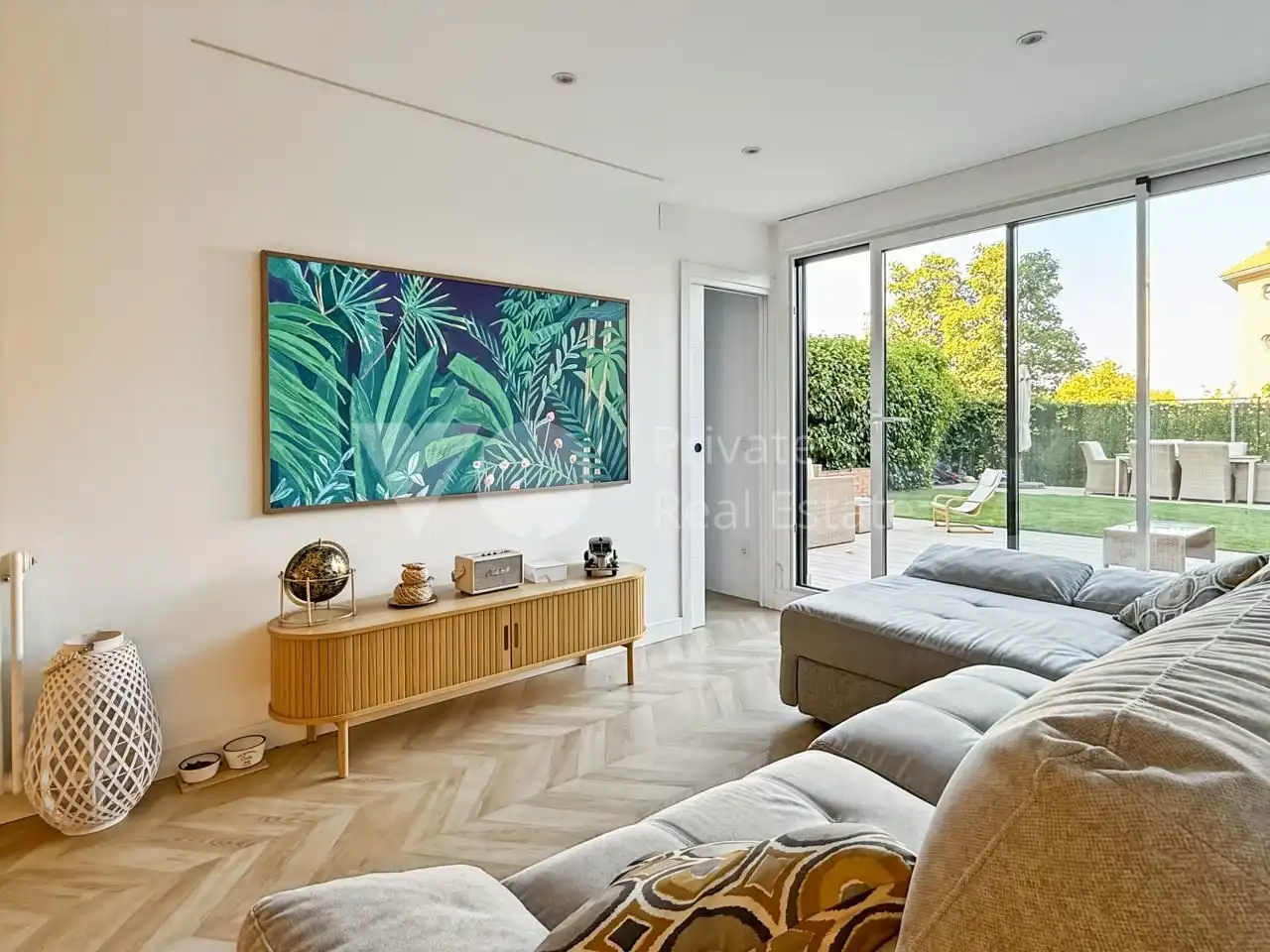 Wohnzimmer von Erdgeschoss zum Verkauf in Boadilla del Monte mit Klimaanlage, Heizung und Privatgarten