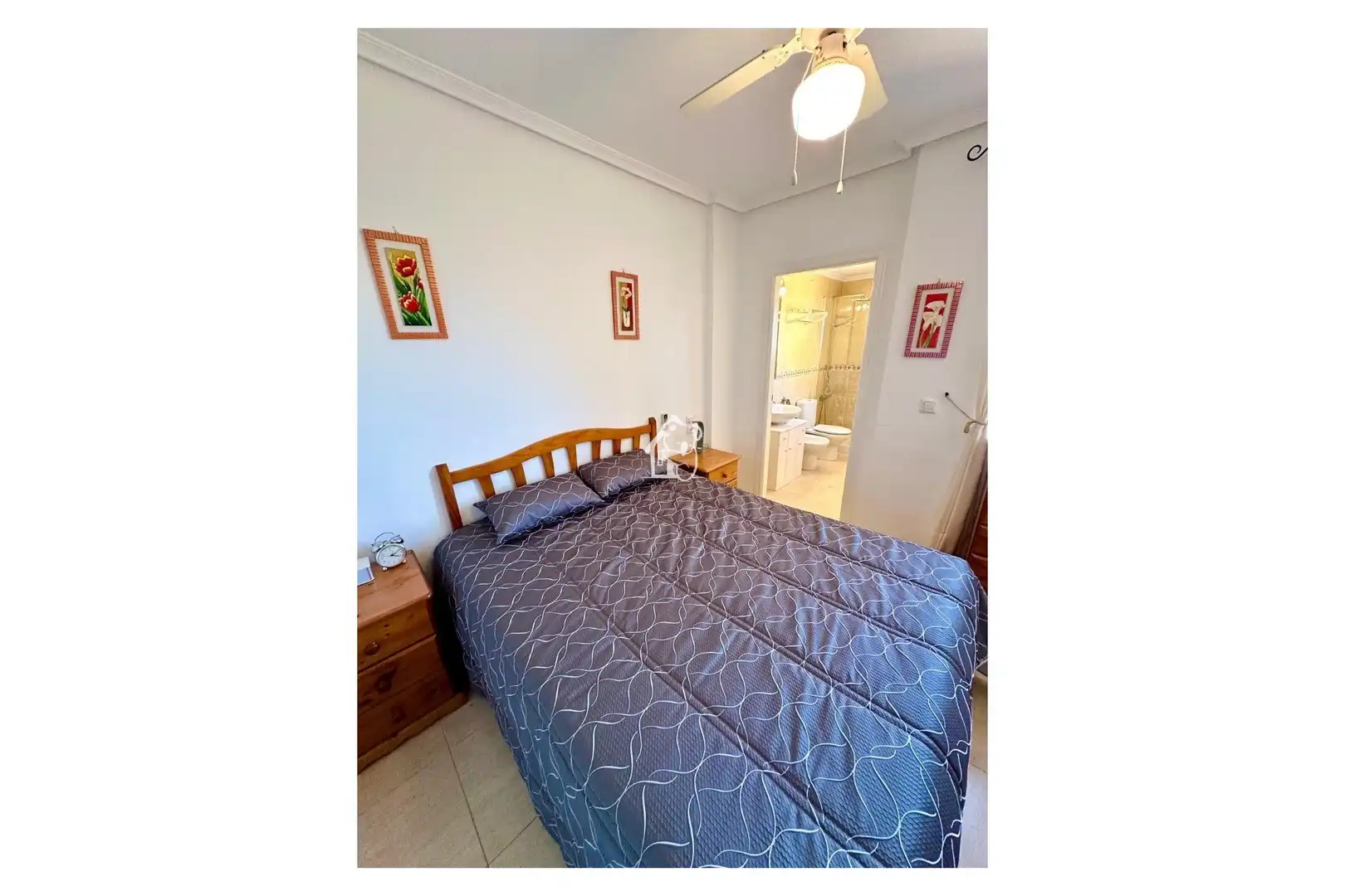 Habitación de Apartamento de alquiler en Daya Nueva con Aire acondicionado, Terraza y Piscina