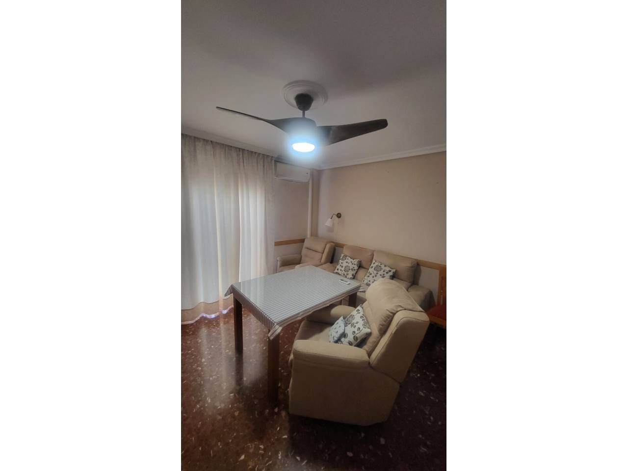 Sala d'estar de Pis de lloguer en  Córdoba Capital amb Aire condicionat, Calefacció i Moblat