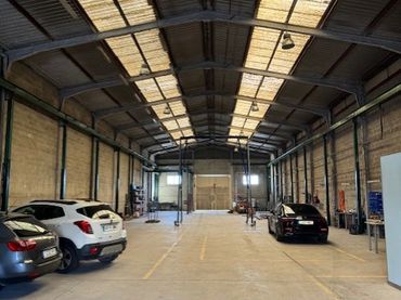 Industrial building to rent in Silla