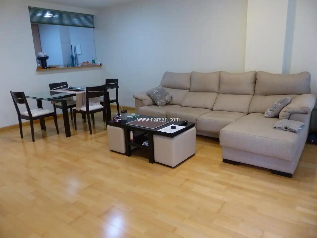 Sala d'estar de Pis en venda en Castellón de la Plana / Castelló de la Plana amb Aire condicionat, Terrassa i Moblat