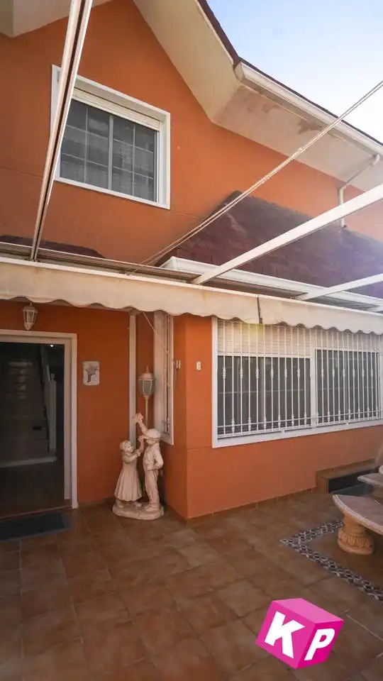 Bungalow con piscina en venta en Calle Juan Gris, imagen 3