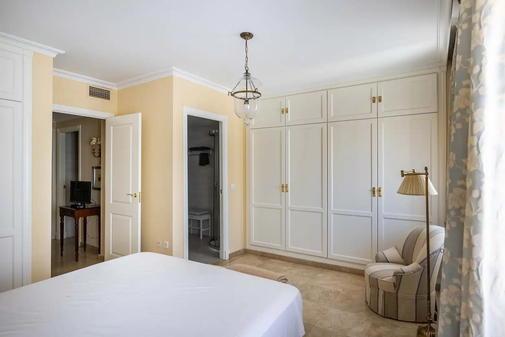 Bedroom of Flat for sale in Sevilla  with Air Conditioner, Heating and Storage room