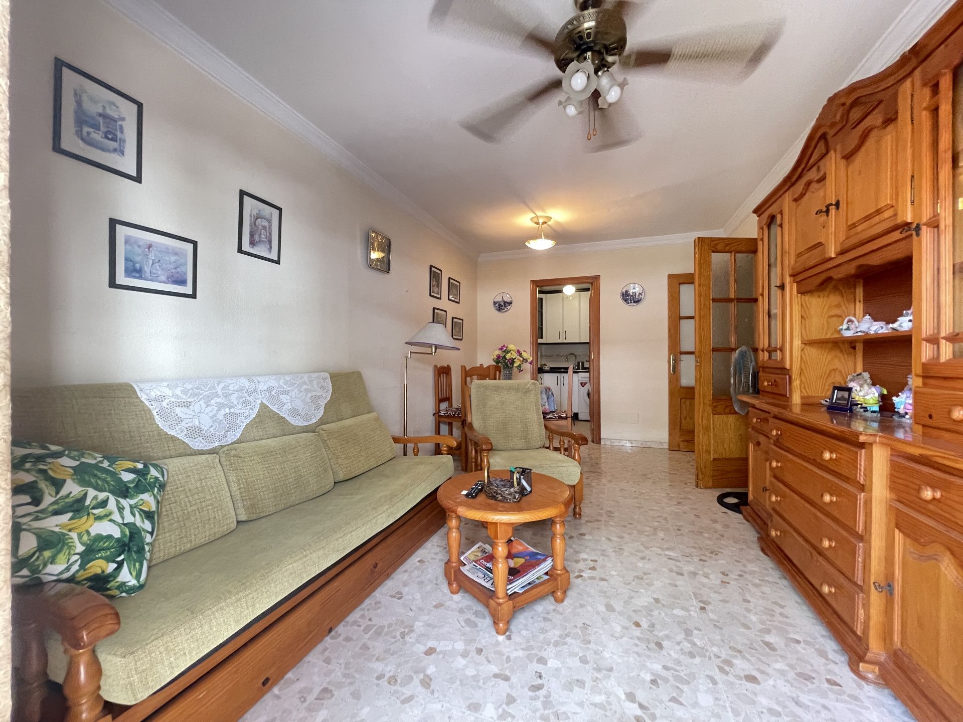 Sala de estar de Apartamento en venta en Estepona con Terraza, Trastero y Balcón