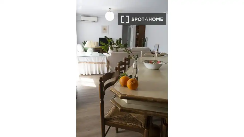 Habitación en El Plantinar – Avda. La Paz - El Juncal