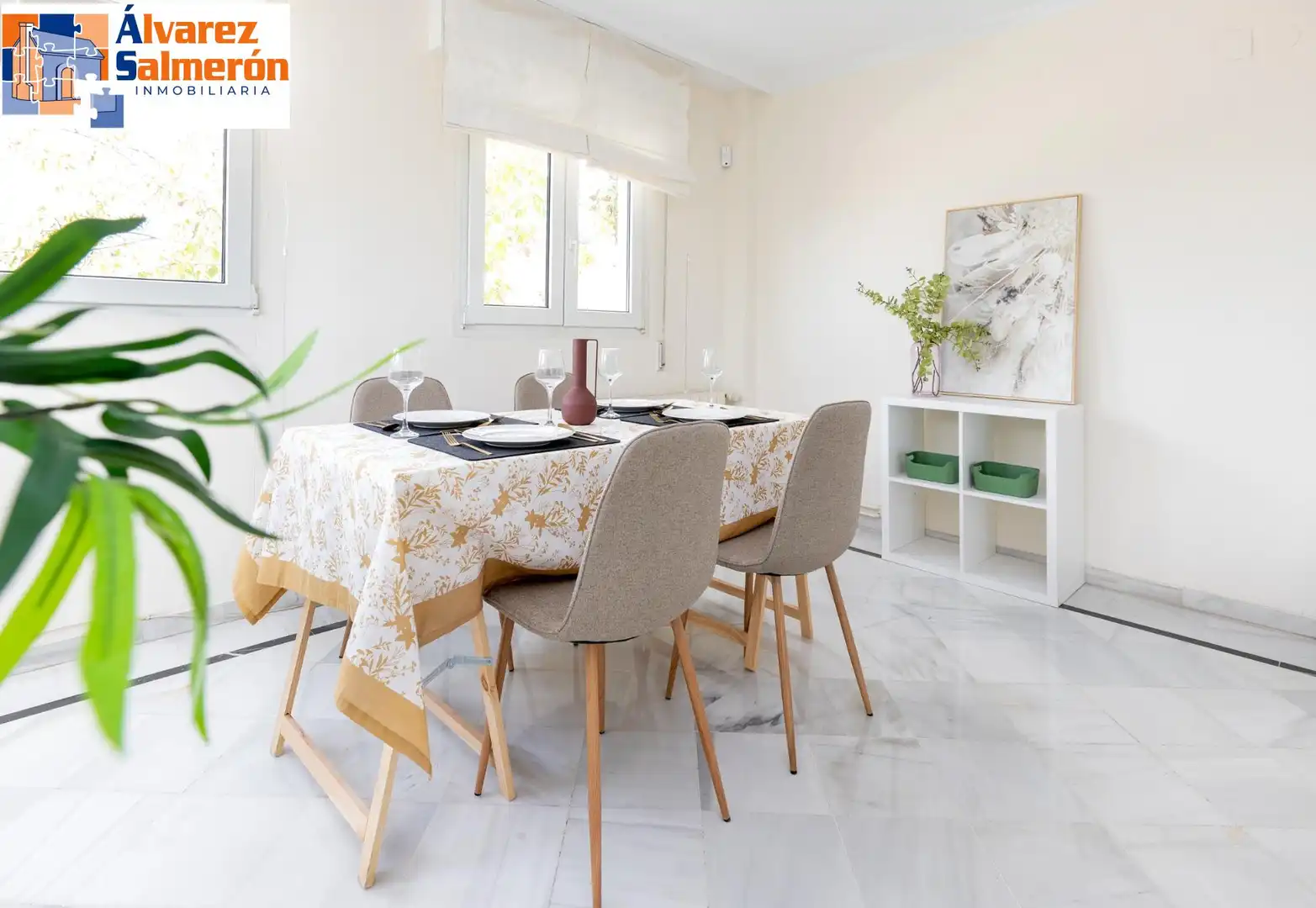 Dining room of Houses for sale in Granada  with Air Conditioner, Private garden and Terrace
