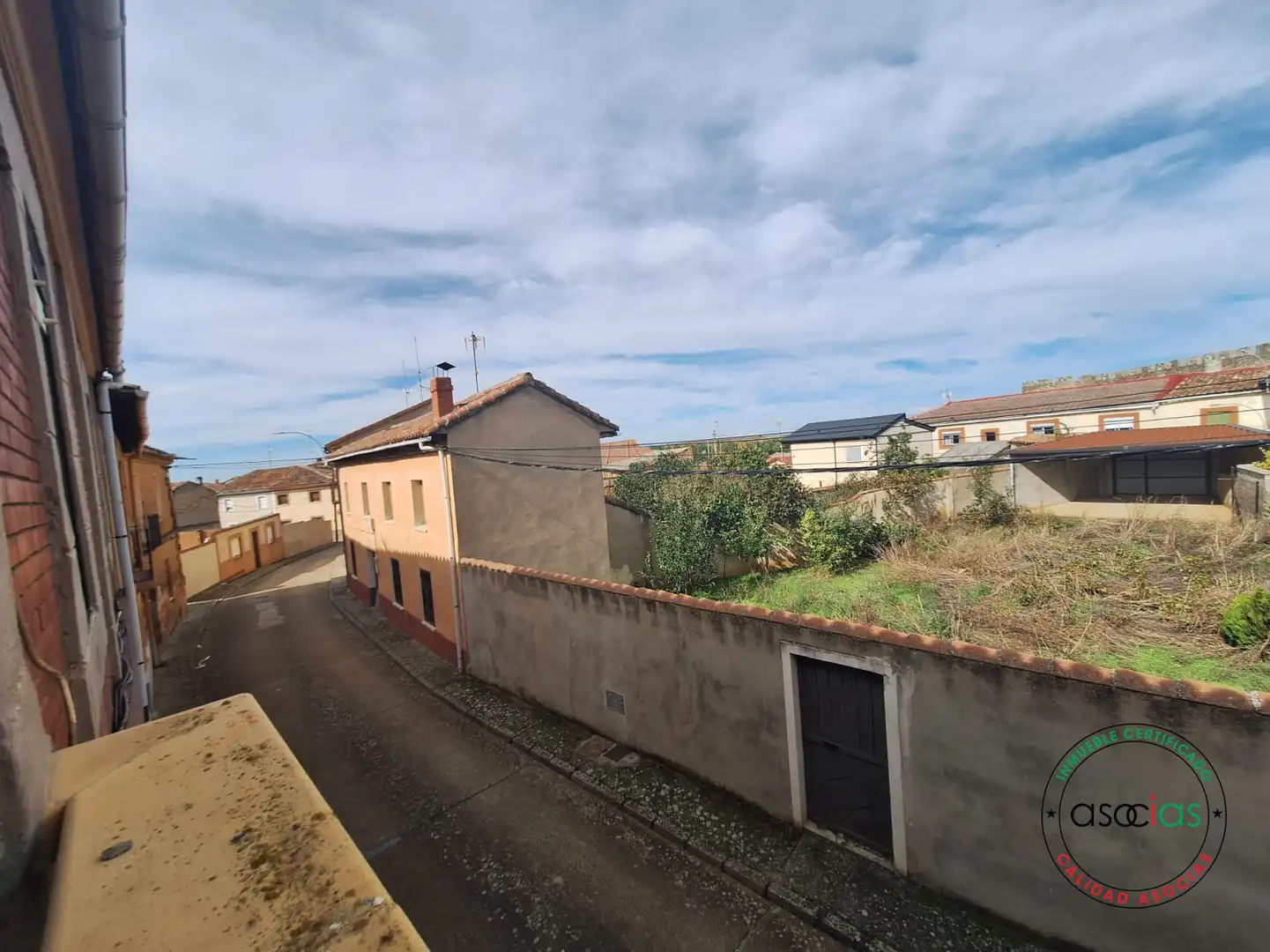 Vista exterior de Casa adosada en venta en Grajal de Campos con Calefacción, Jardín privado y Balcón