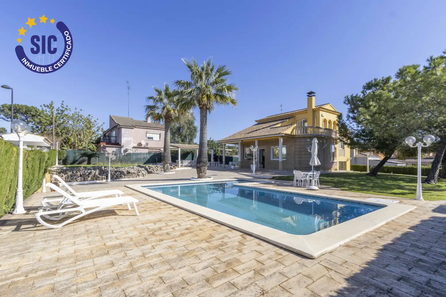 Piscina de Casa o xalet en venda en Torrent amb Aire condicionat, Calefacció i Jardí privat
