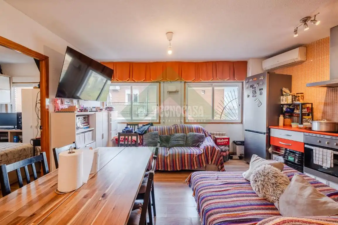 Living room of Flat for sale in Madrid  with Air Conditioner and Balcony