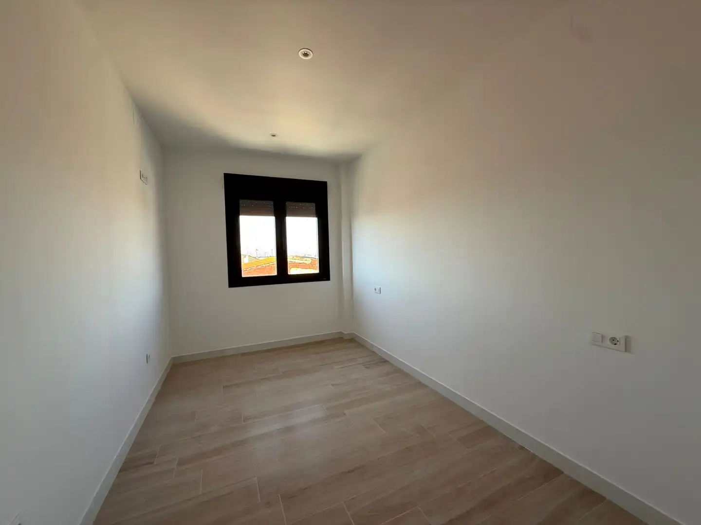 Habitación de Ático en venta en Tomelloso con Calefacción, Terraza y Balcón