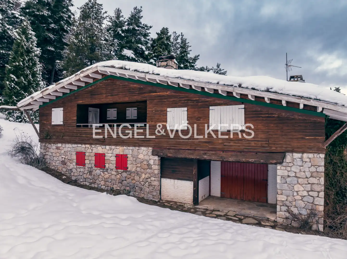 Exterior view of Houses for sale in Alp  with Heating, Private garden and Parquet flooring
