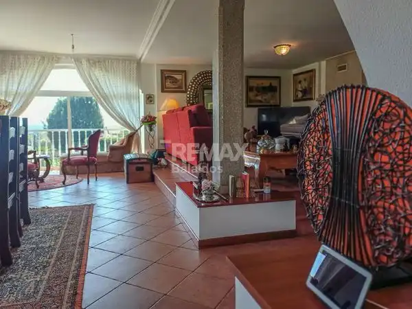 Sala d'estar de Casa o xalet en venda en O Rosal   amb Calefacció, Jardí privat i Terrassa