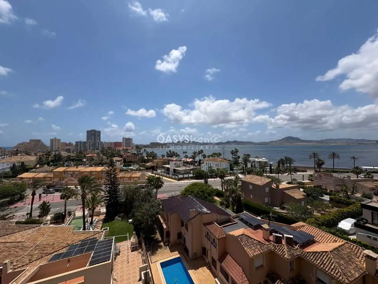 Vista exterior de Piso en venta en La Manga del Mar Menor con Terraza