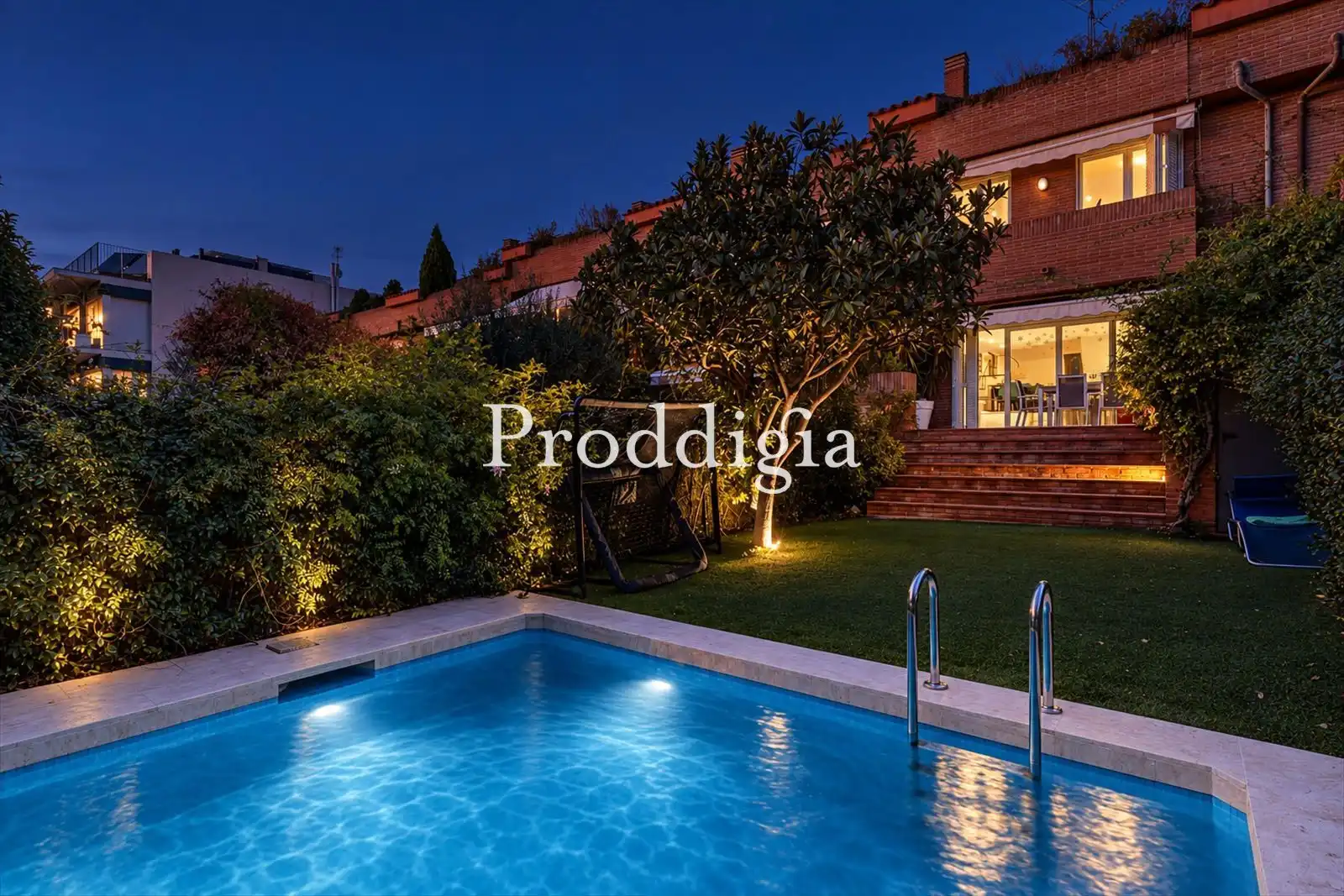 Casa a schiera con piscina in vendita a Parc Central, imagen 2