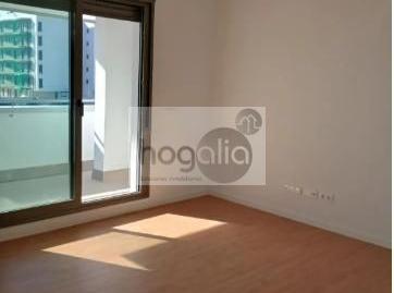 Foto 2 de Piso de alquiler en Palmas Altas,  Sevilla Capital