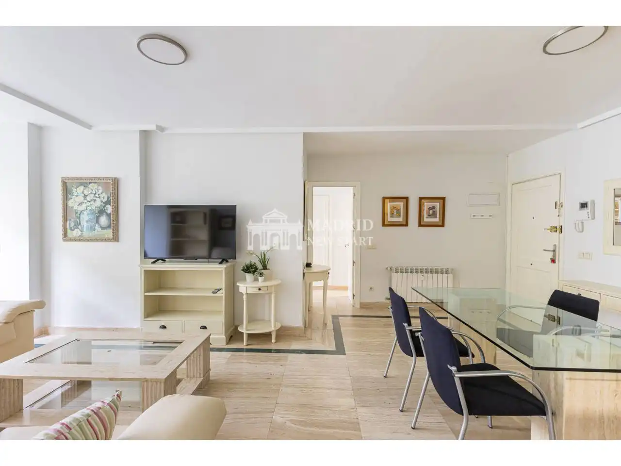 Living room of Flat for rent in Madrid  with Air Conditioner, Heating and Furnished