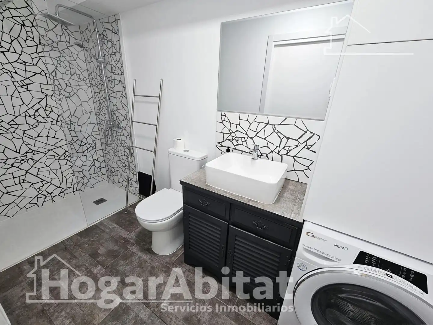Baño de Piso en venta en Valencia con Aire acondicionado y Calefacción